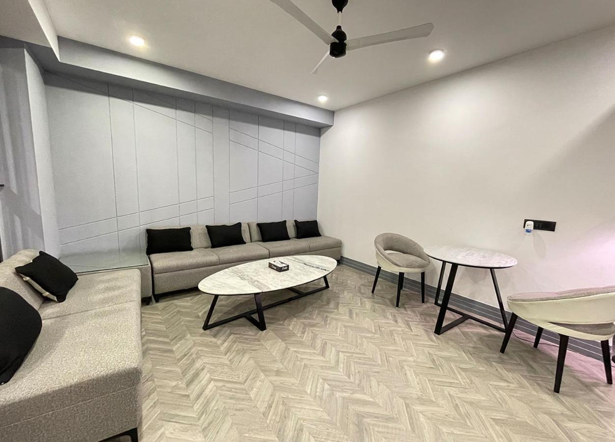 Bedchambers Serviced Apartments, Mg Road Gurgaon Dış mekan fotoğraf