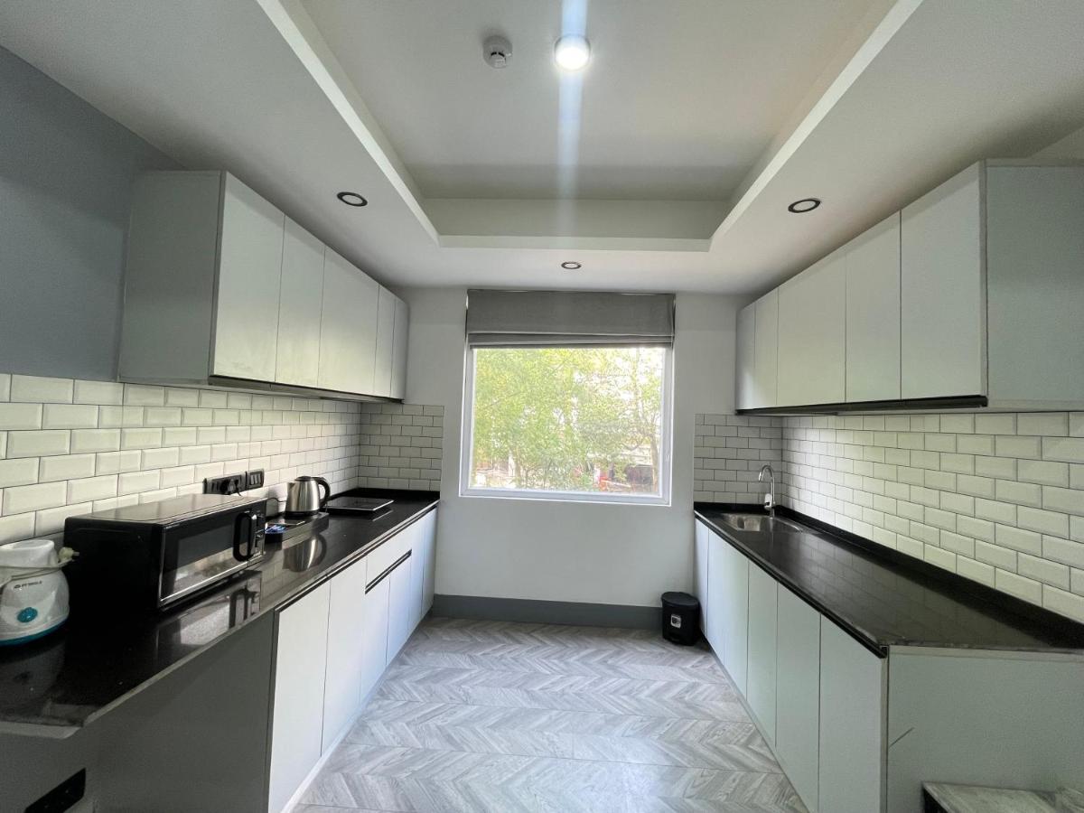 Bedchambers Serviced Apartments, Mg Road Gurgaon Dış mekan fotoğraf