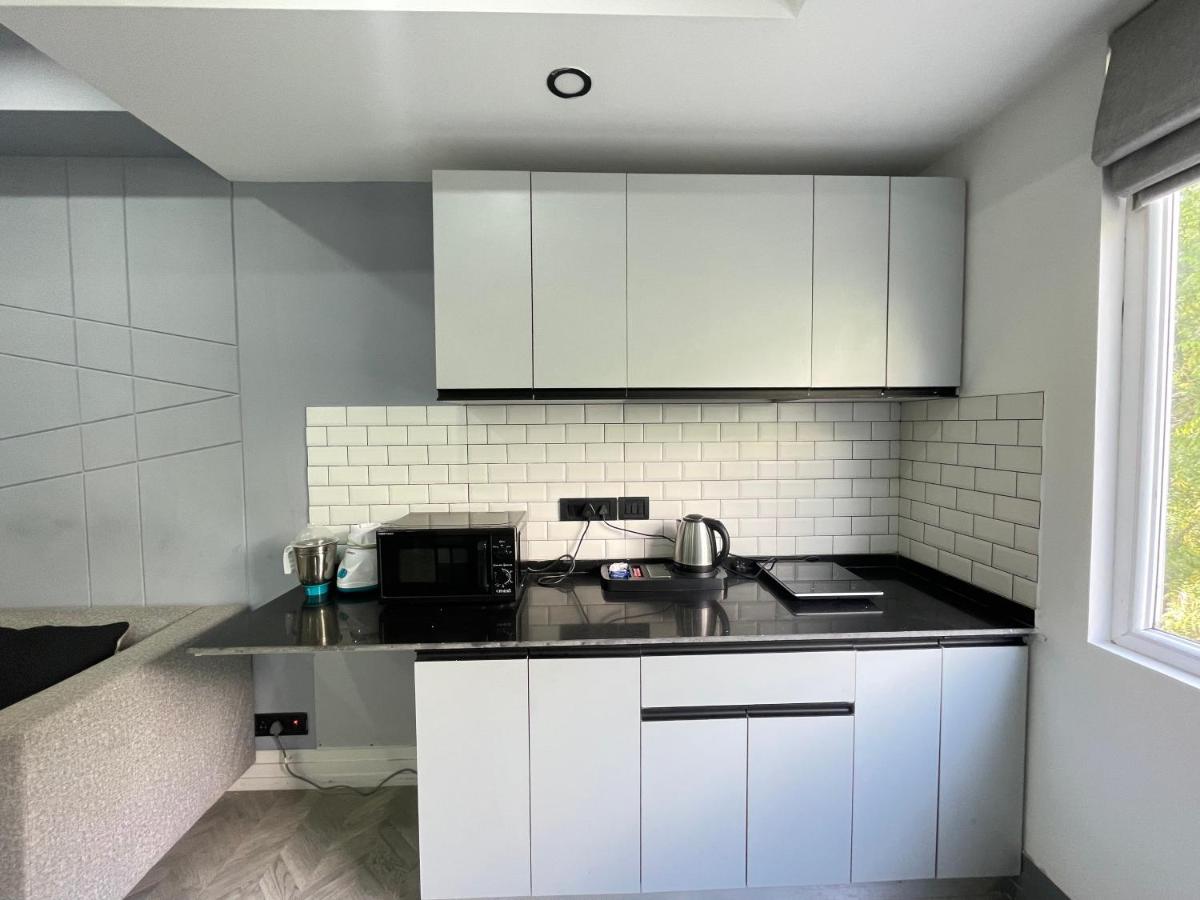 Bedchambers Serviced Apartments, Mg Road Gurgaon Dış mekan fotoğraf