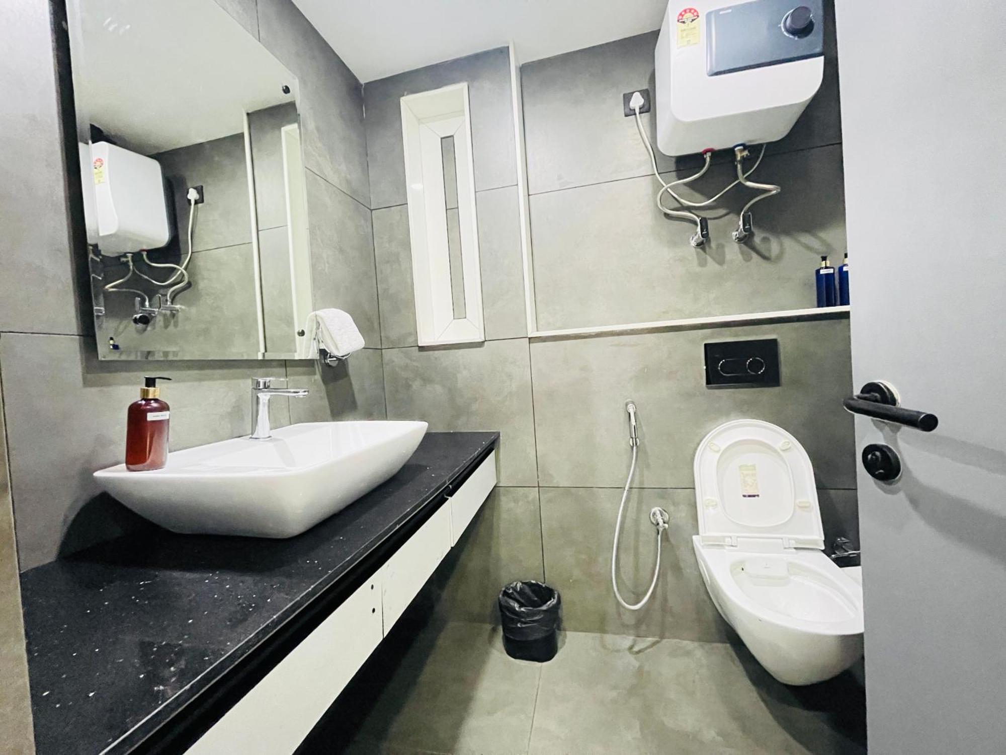 Bedchambers Serviced Apartments, Mg Road Gurgaon Dış mekan fotoğraf